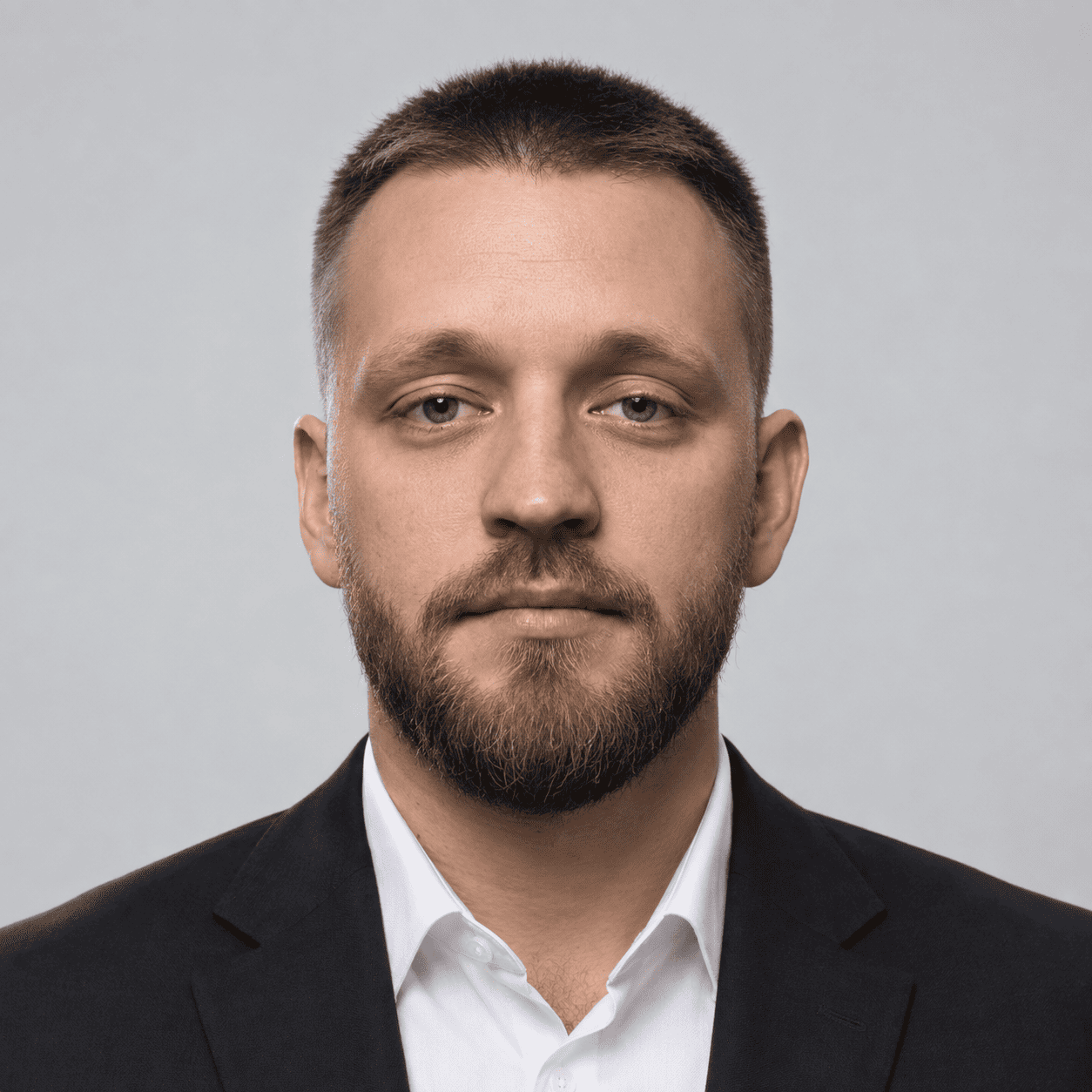 Владислав Смирнов, Маг Девелопмент