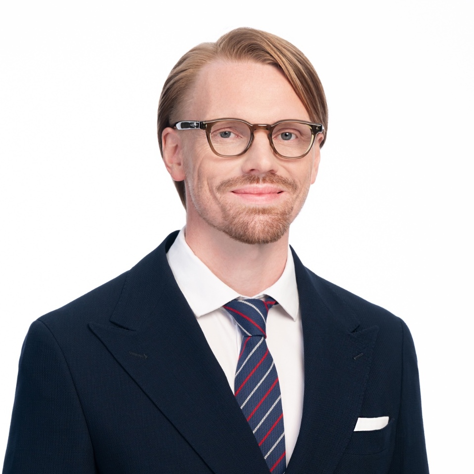 Артем Дмитриев, Comply